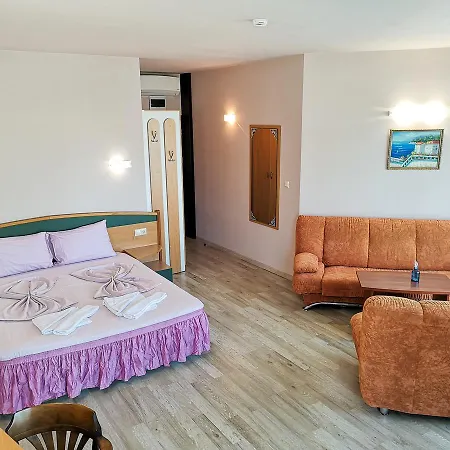 Empera H-l Hotell 3*