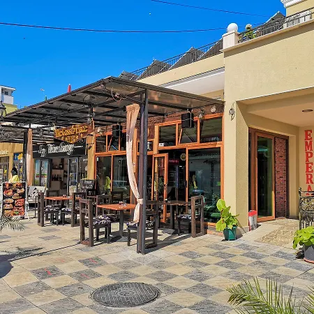 호텔 Empera H-l 3*