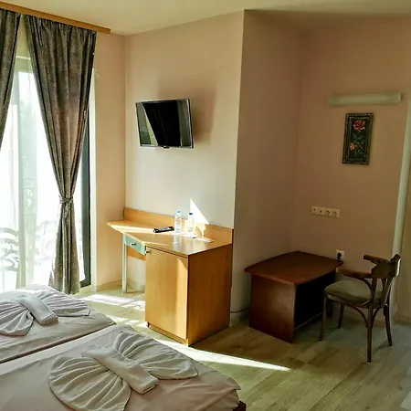 Empera H-l Hotell 3*
