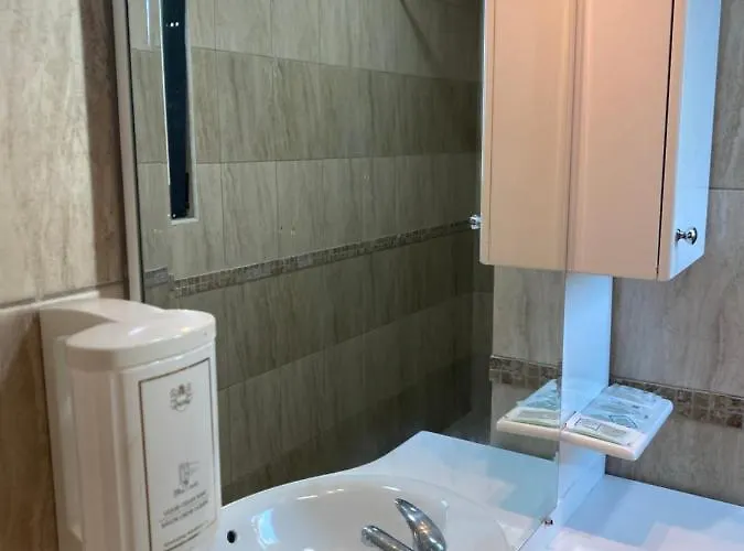 Empera H-l Szálloda 3*