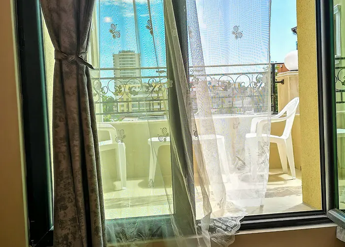 Empera H-l Napospart