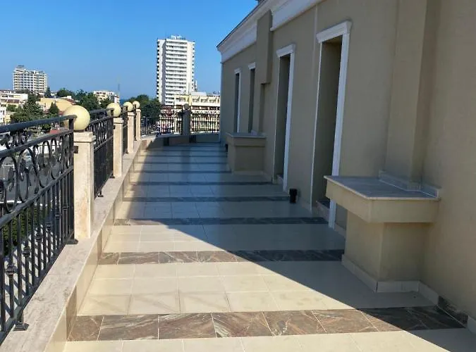 Empera H-l Hotell 3*